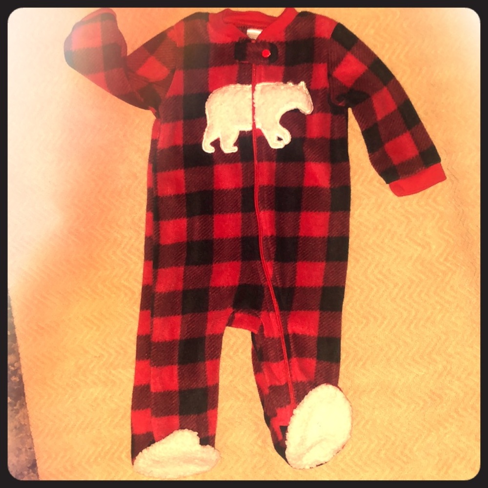 0-3m 100% polyester footie LIKE NEW